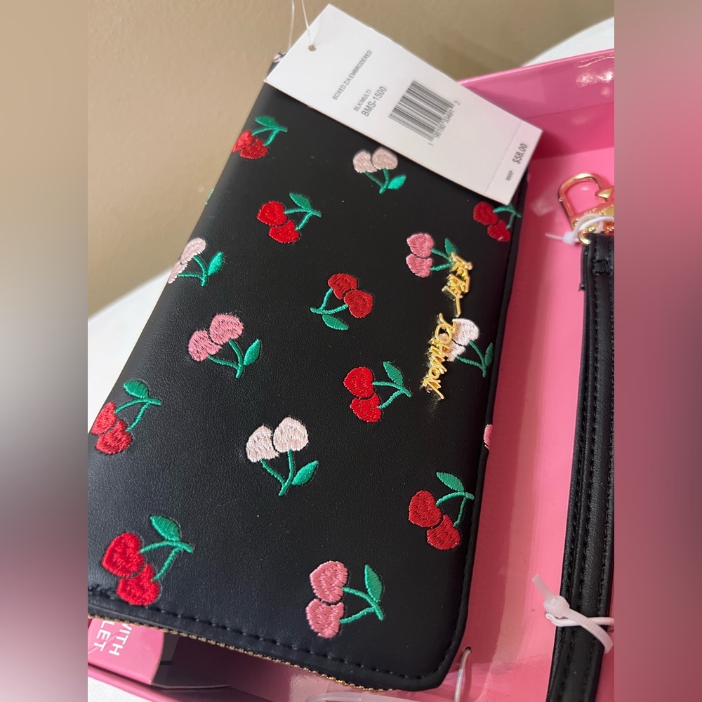 Betsey Johnson Large Travel clutch / Wristlet NWT - Picture 3 of 8